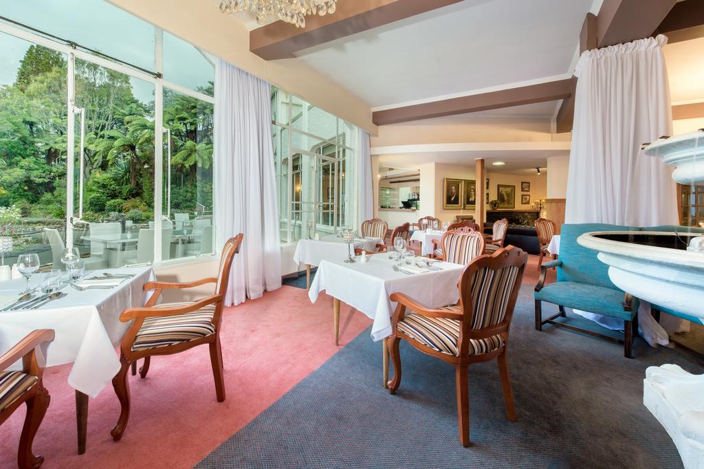 Waitomo Caves Hotel Экстерьер фото