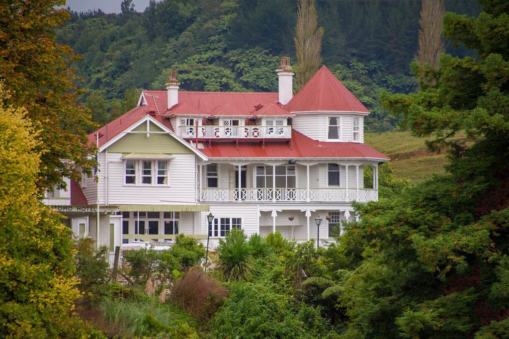 Waitomo Caves Hotel Экстерьер фото