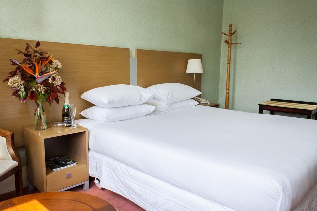 Waitomo Caves Hotel Экстерьер фото