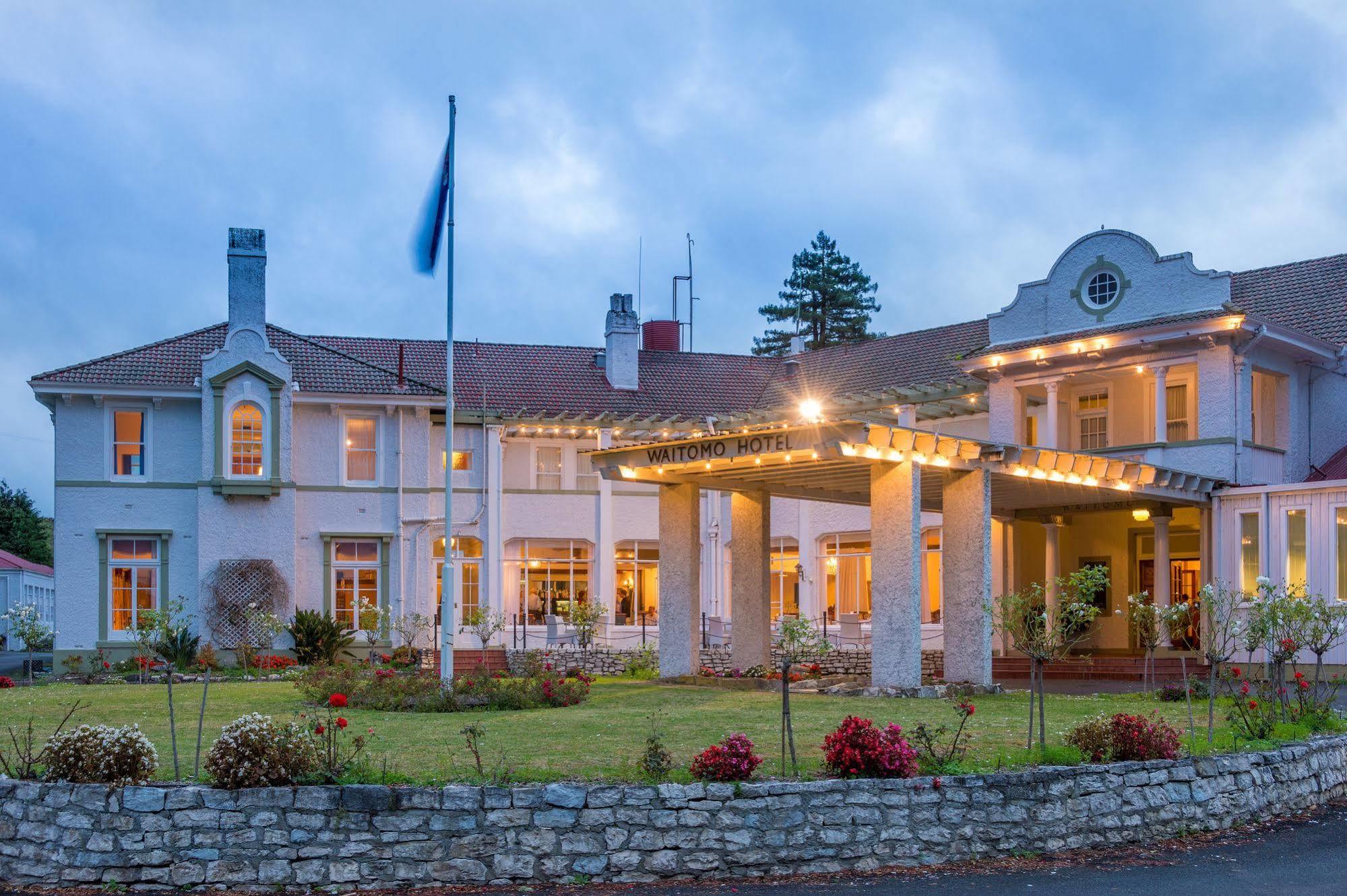 Waitomo Caves Hotel Экстерьер фото