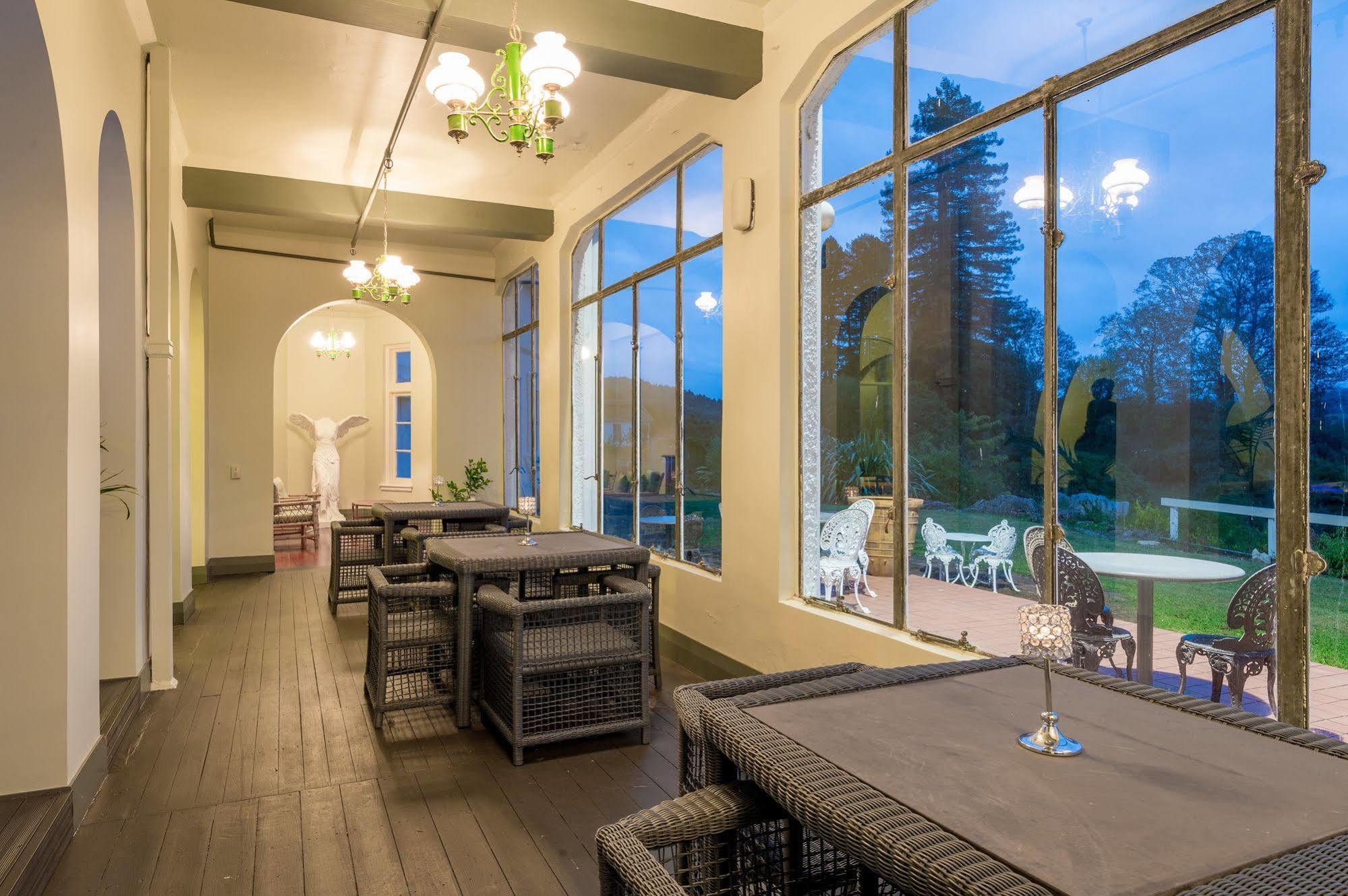 Waitomo Caves Hotel Экстерьер фото