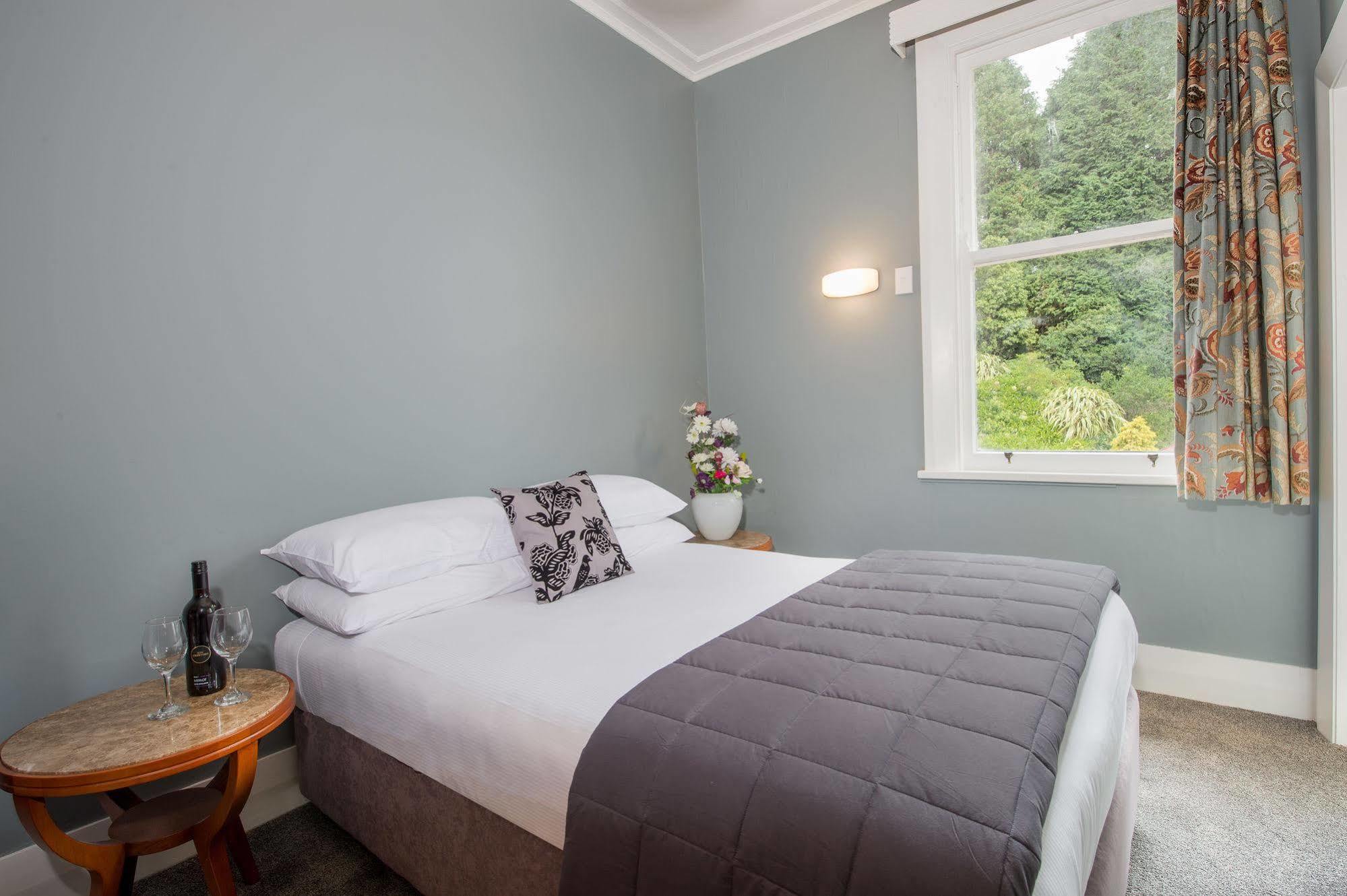 Waitomo Caves Hotel Экстерьер фото