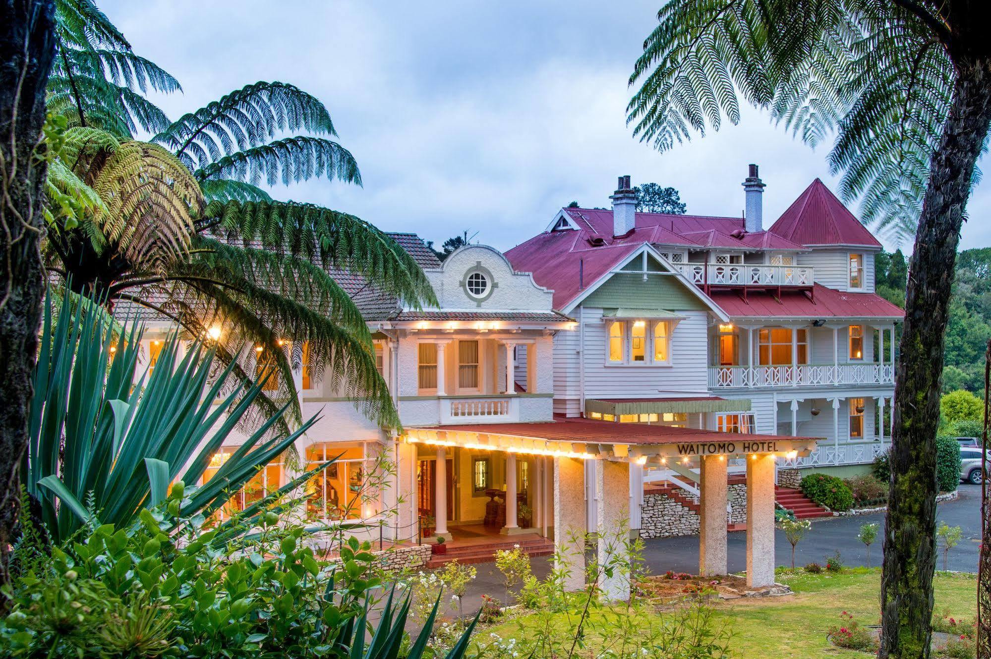 Waitomo Caves Hotel Экстерьер фото